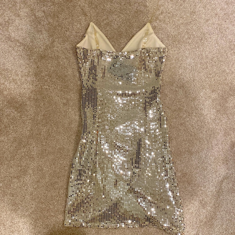 NWT Fashion Nova Laser Rays Metallic Mini Dress, Size S - Picture 2 of 3